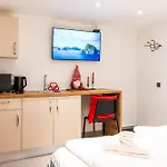 Staywithus , Ground Floor